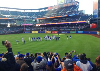 The Mets celebrate a great season and thank the fans October 4 following a victory over the Washington Nationals.