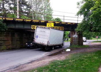 On of many Southampton bridge snafus on East Hampton Idiot Spotter