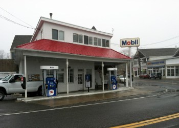 JW Piccozzi's Shelter Island Gas Station