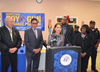 Jean Shafiroff at the December 23 New York Toy Gun Exchange Program press conference.