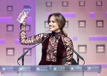 Jennifer Lopez receives her HRC award