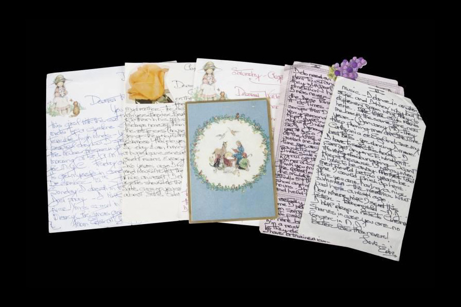 One of two lots of letters by Edith "Little Edie" Bouvier Beale, auctioned by Julien's Auctions