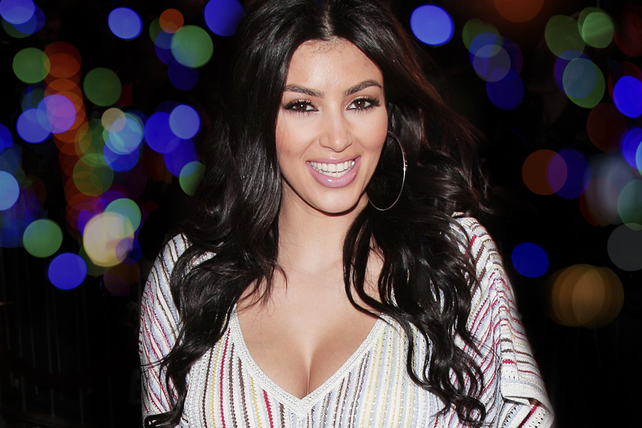 Kim Kardashian in 2007 lights