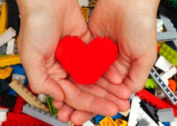 Make a Lego Valentine this weekend
