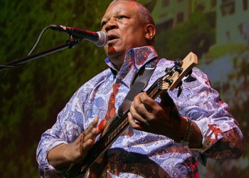 Bassist Bakithi Kumalo