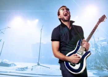 The live music rule-breaker in action