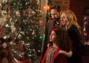 David Duchovny and Hope Davis star in 