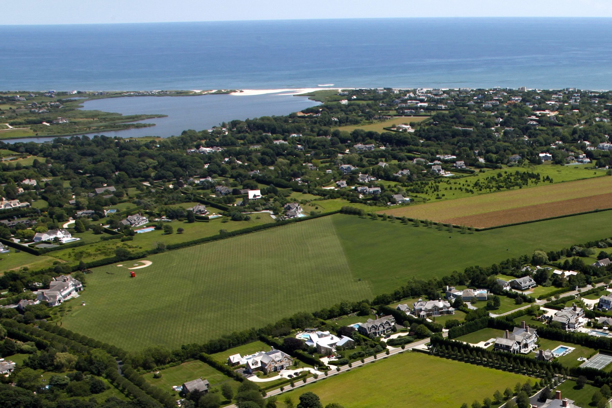 Cantor Fitzgerald CEO Howard Lutnick's Bridgehampton estate. Photo credit: Cully/EEFAS