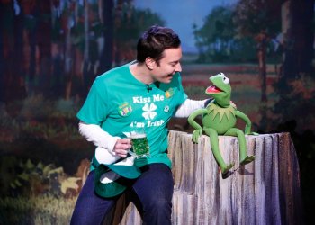 Jimmy Fallon and Kermit The Frog sing 
