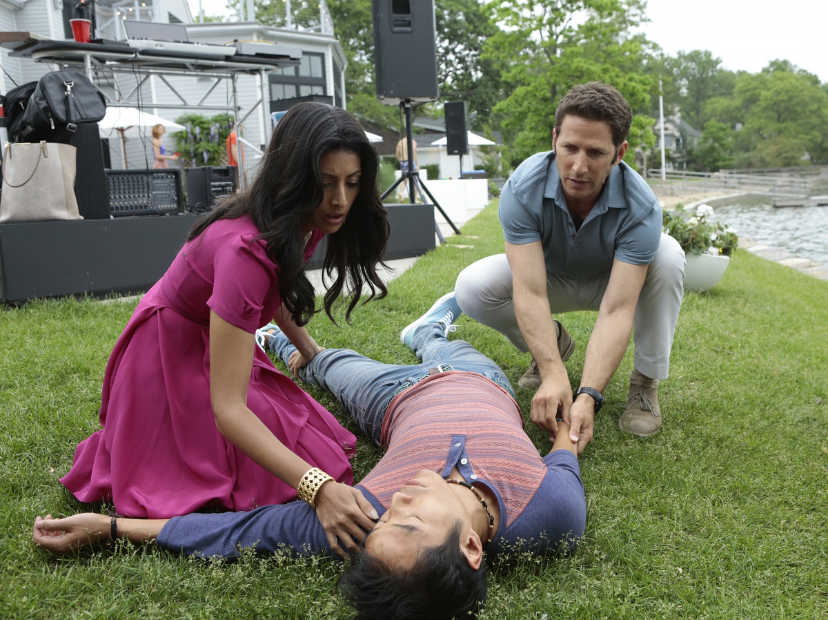 Reshma Shetty as Divya Katdare, Leonardo Lam as Billy, Mark Feuerstein as Dr. Hank Lawson in "Royal Pains.