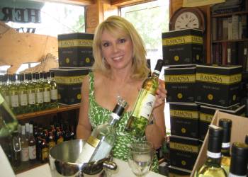 Ramona Singer and her Pinot Grigio