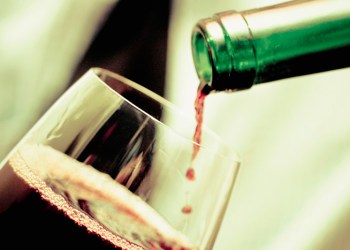 Red wine pour