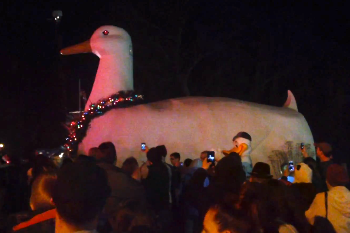 Big Duck lightings in Flanders. Credit: Amy Beth Stern/YouTube