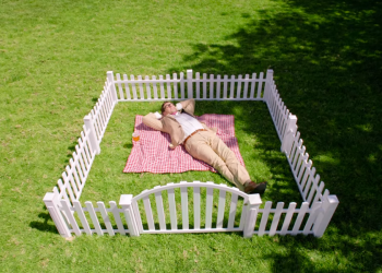 El Presidente, spokesman for Stella Artois Cidre, enjoys 20 square feet of picnic space in the Hamptons.
