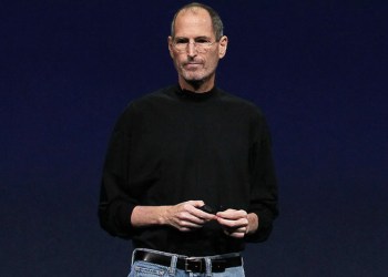 Steve Jobs unveils the iPad2