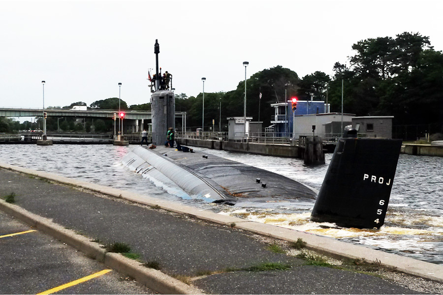 Jaws VIII, the Hamptons Police Department's military-surplus submarine, failed to pass through the the locks in the Shinnecock Canal.