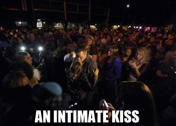 Chris Soules and Britt share an intimate kiss in The Bachelor Season 19 Episode 6