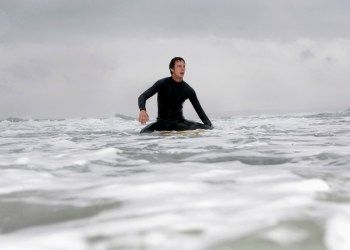 surfing with a fullsuit