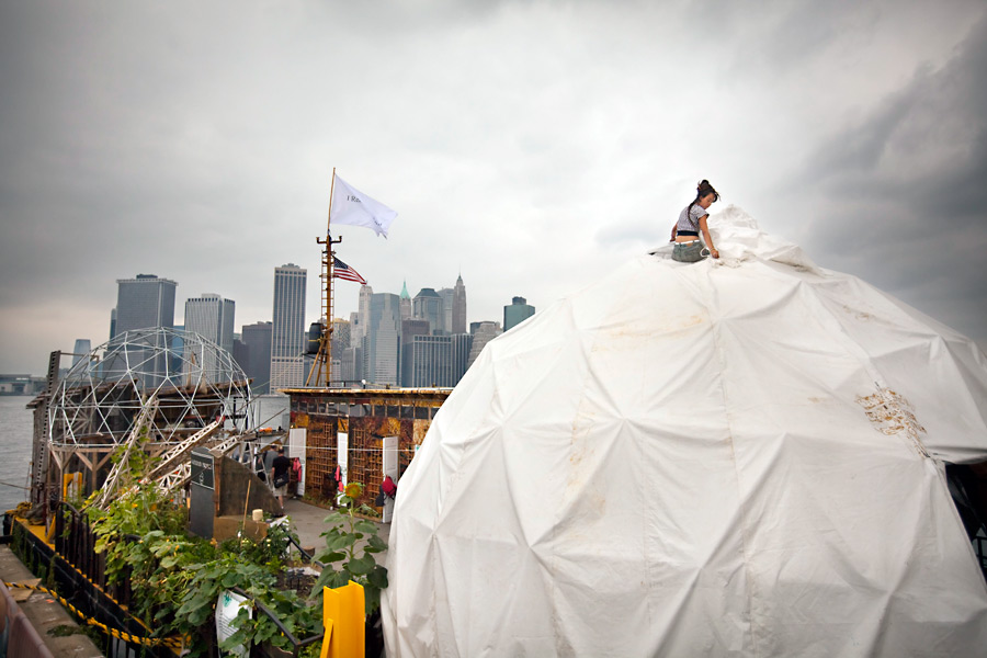 The Waterpod Project at Brooklyn Bridge Park Pier 5, 2009, by artist Mary Mattingly. Photo: Mike Nagle