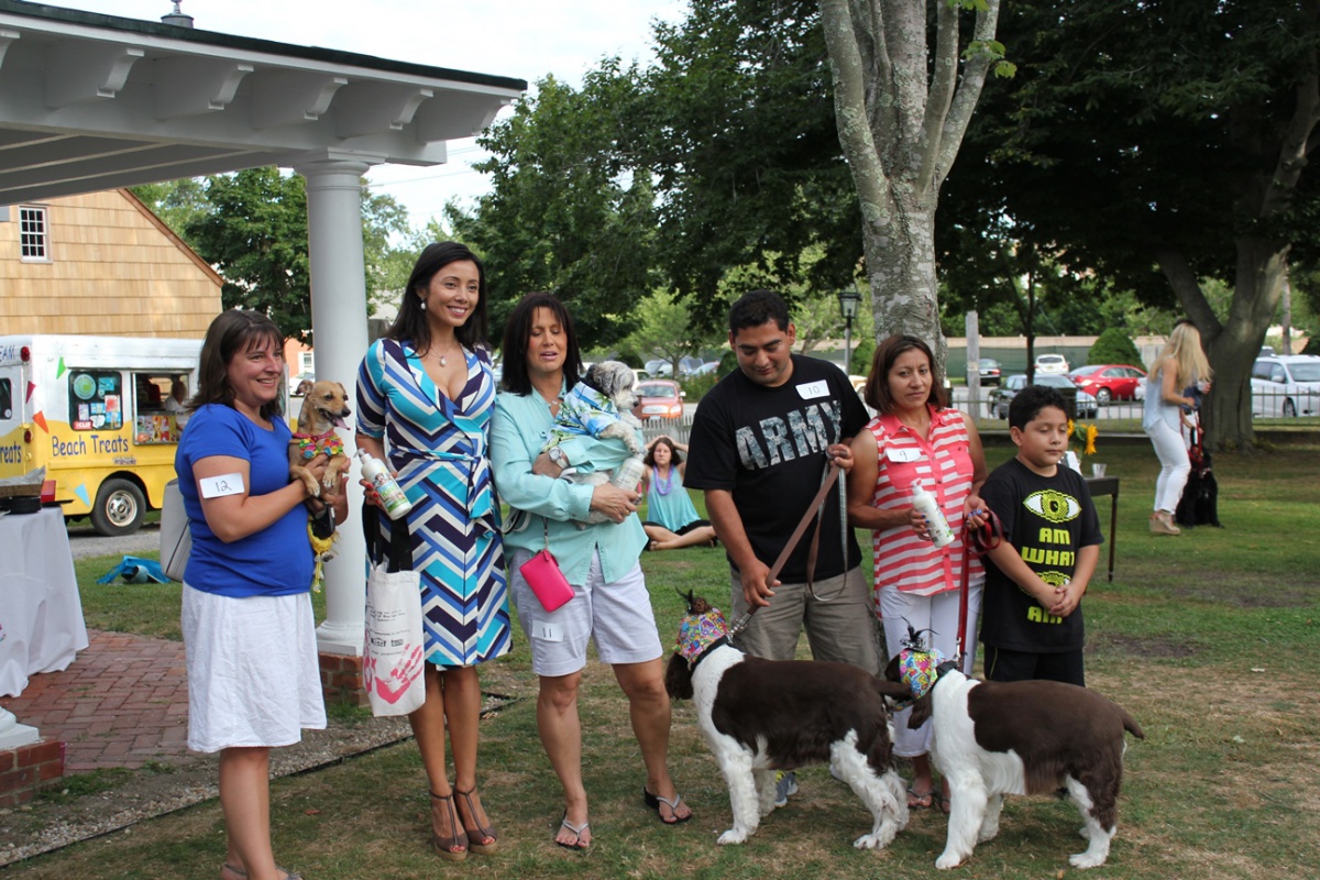 Actress Rachel Grant and Yappy Hour costume contest runners up.