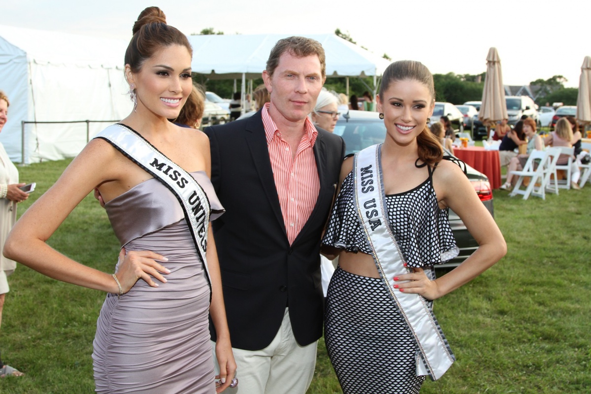 Chef Bobby Flay with Miss Universe Gabriela Isler and Miss USA Nia Sanchez.