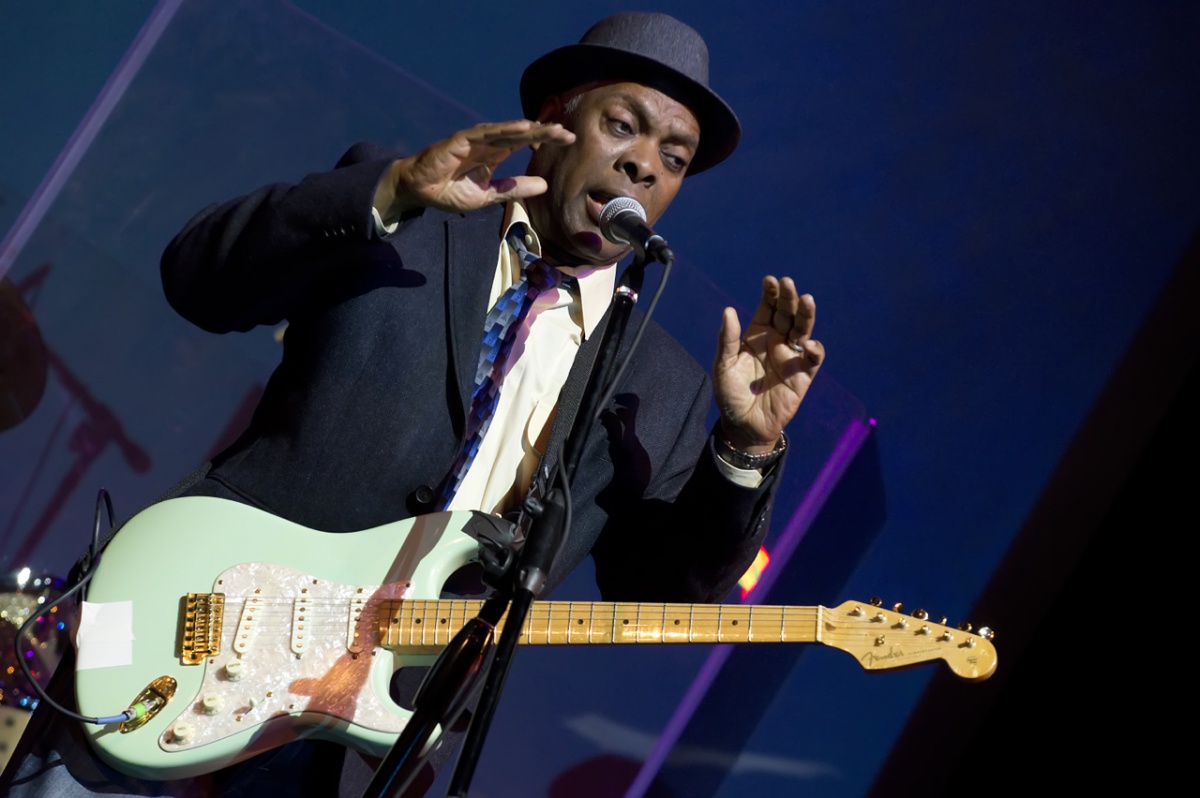 Sunday night at the Suffolk Theater the legendary Booker T. Jones took to the stage, not only playing his organ but he sang and played his guitar.