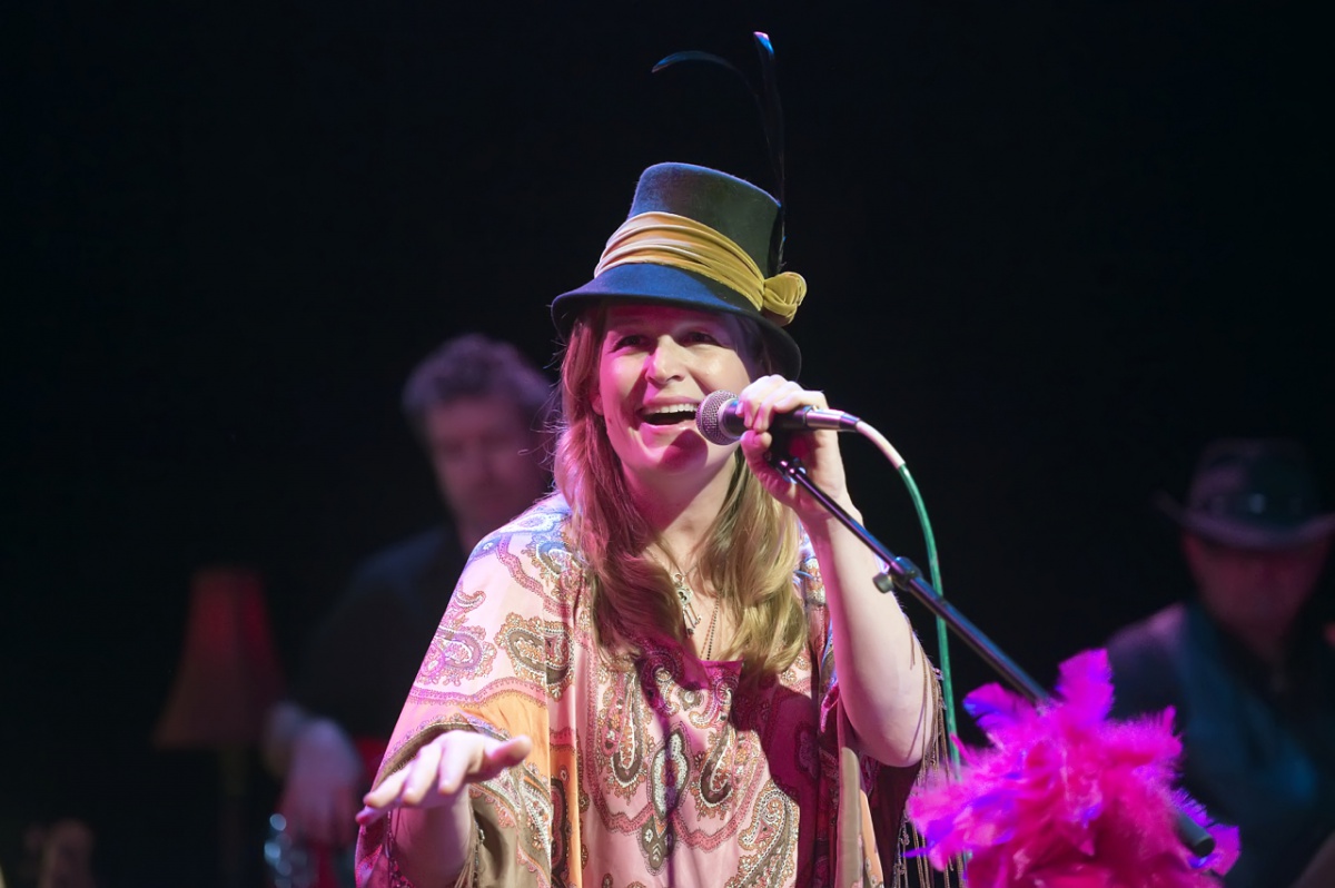 Nancy Atlas, center stage for the third evening of the Fireside Sessions at The Bay Street Theater.