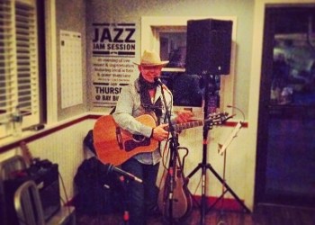 Mick Hargreaves performs at Bay Burger in Sag Harbor Friday night.