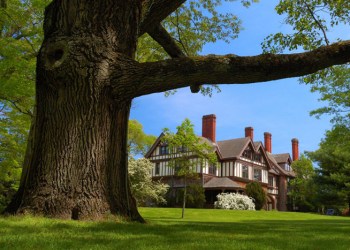 The Manor House at Bayard Cutting Arboretum