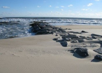 rock-jetty_99581-434×325