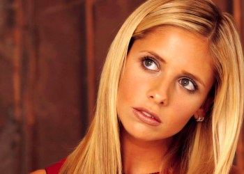 sarah-michelle-gellar-red