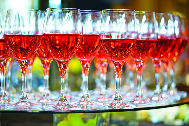 Sparkling rosé wine, Photo: iStock