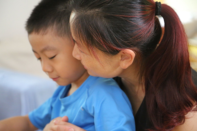 Xia's grandaughter and her grandson