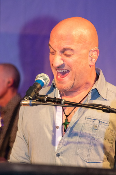 Big Shot's Mike DelGuidice belts out a song