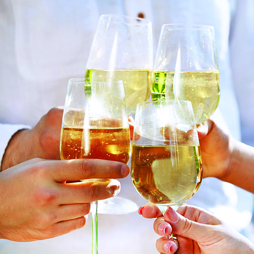 Cheers to SoFo, Photo: Darya Petrenko/123RF