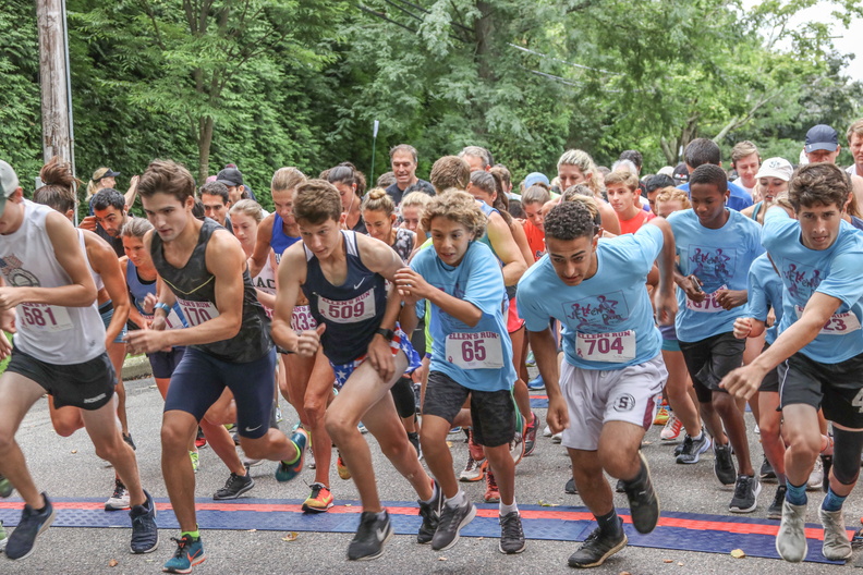 Ellen's Run kicks off!