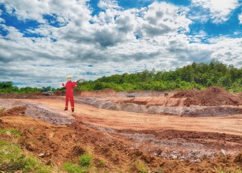 Derwood Hodgegrass at his Southampton dig site