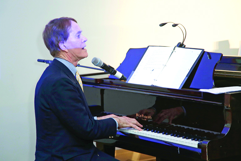 Steve Ross performing cabaret, Photo: ©PATRICKMCMULLAN.COM