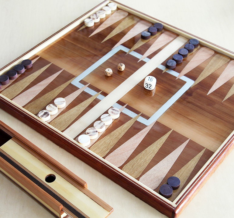"Montana" backgammon board by Studio Jean-Michel