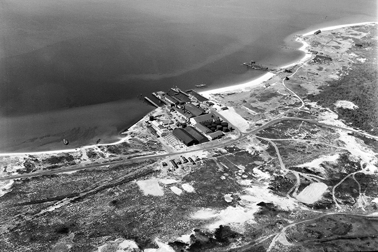 #87 Aerial Smith Meal fish plant, 1954. Dave Edwardes Collection, Montauk Library