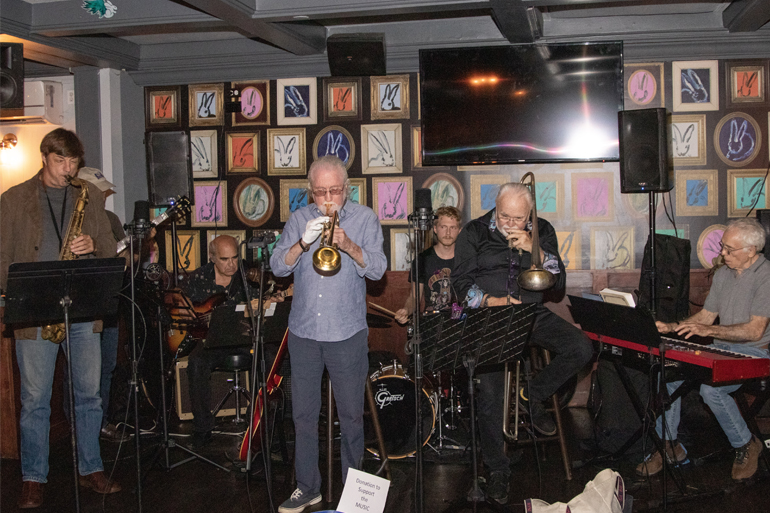 Pocket Change performing at Union Cantina's Jam Session, Photo: Barbara Lassen