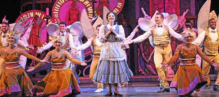 Belle enchanting the audience, Photo: Courtesy Gateway Playhouse