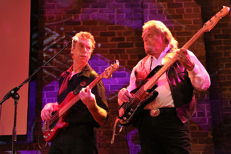 Brett King and special guest Mike Riley, Photo: Barbara Lassen