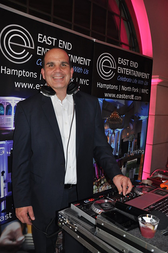 Live music provided by East End Entertainment, Photo: Courtesy WordHampton