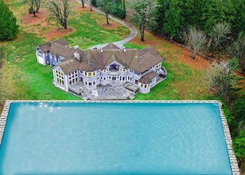 Derwood Hodgegrass swimming pool