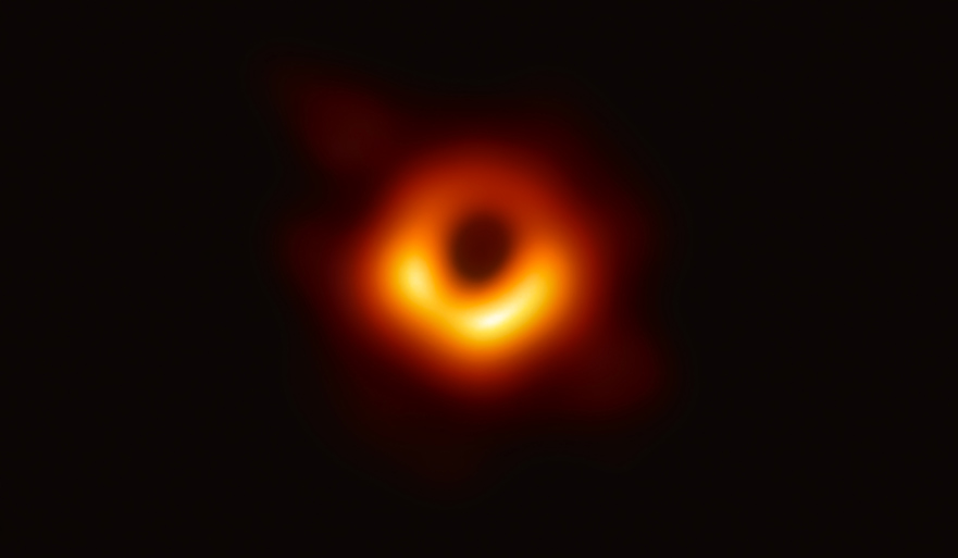 First black hole photo