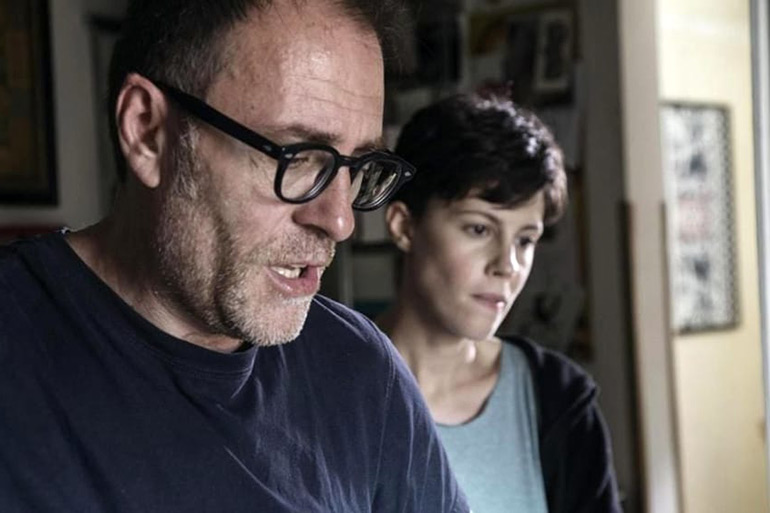 Valerio Mastandrea and Chiara Martegiani on the "Laughing" set