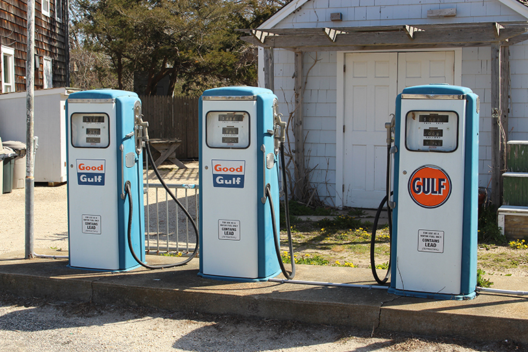 Springs General Store gas pumps, Photo: Oliver Peterson