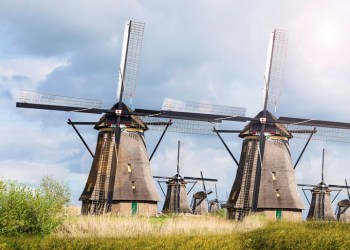 Historically tasteful Hamptons wind farm render