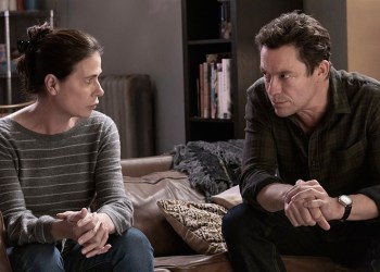 Maura Tierney and Dominic West as Helen and Noah Solloway in 